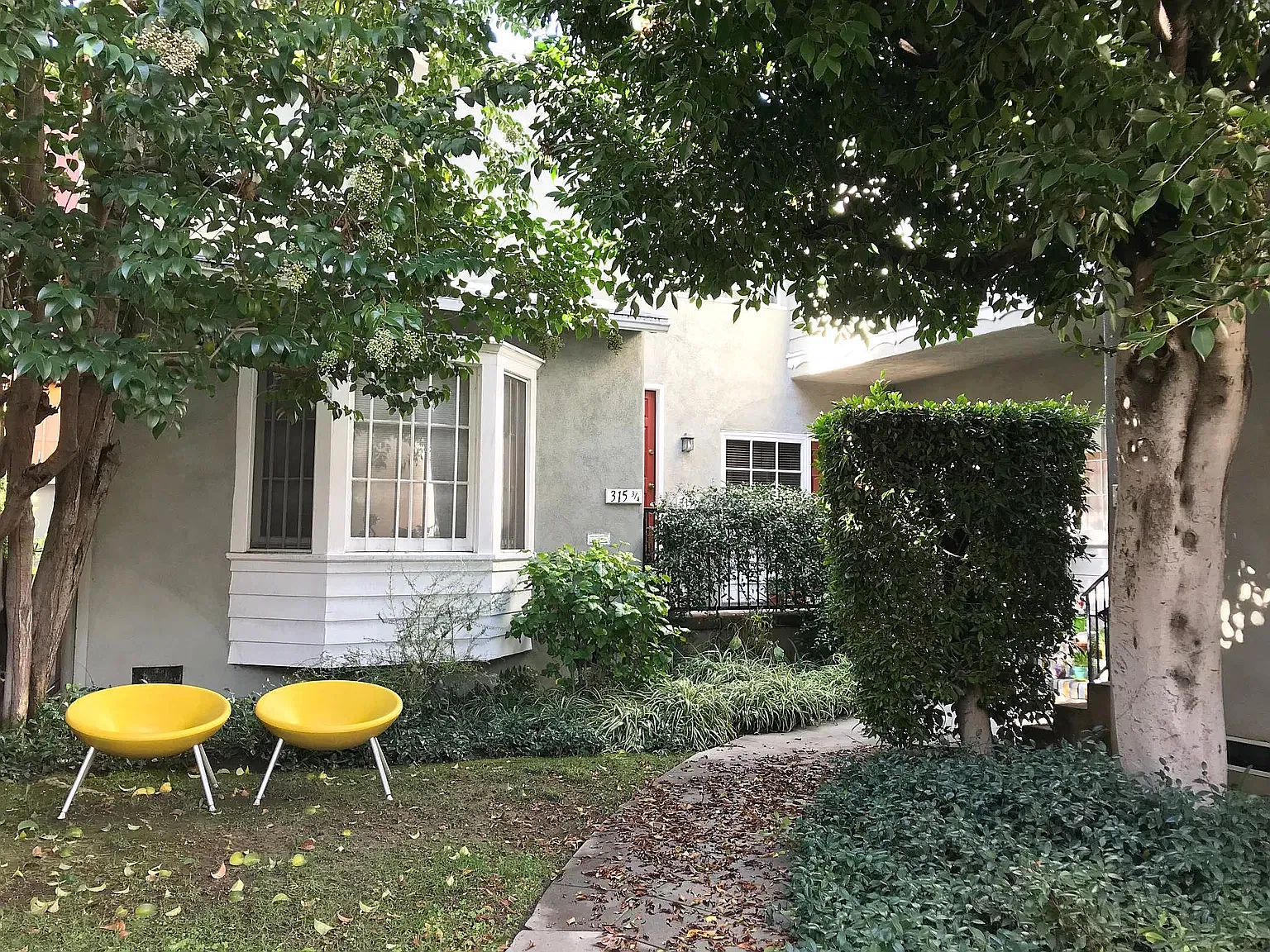 Studio, 500 sqft, $2,100 — Photo 2