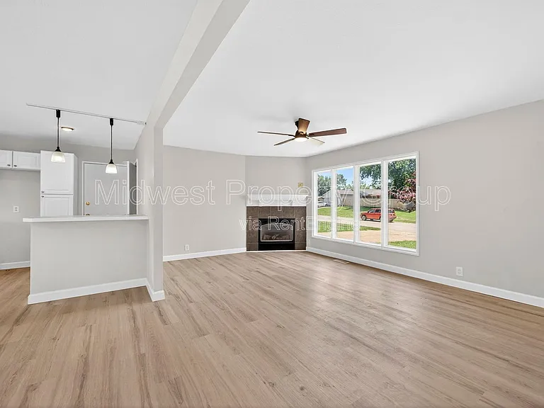 2765 Chelsea Dr — Photo 4