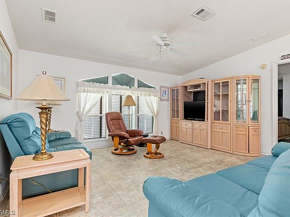 5th image of 44 Windmill Blvd #44