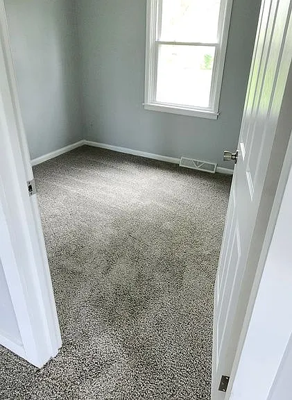 1710 E Moffat Ave — Photo 2