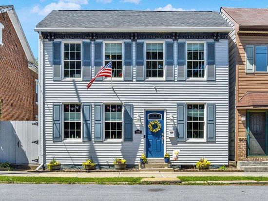 226 S High St, Mechanicsburg, PA 17055