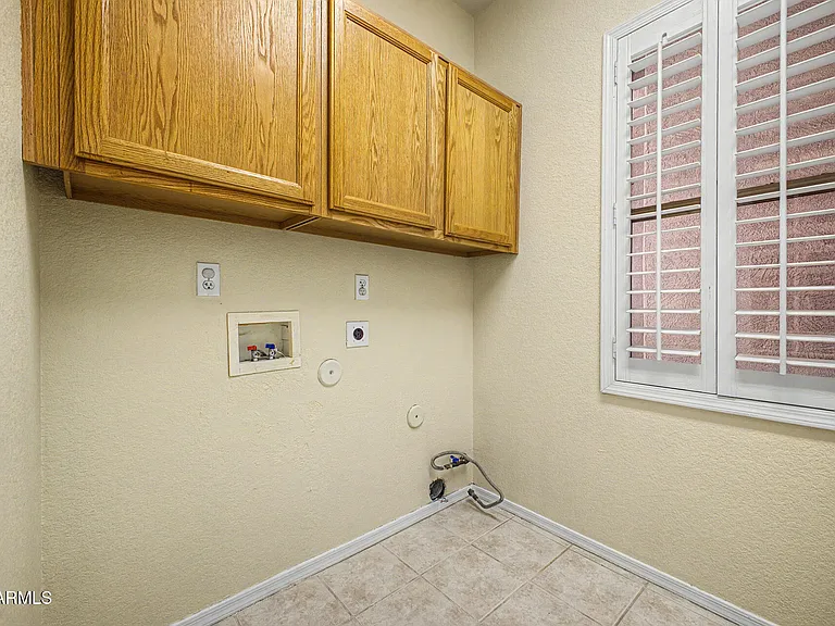 1722 E Samuel Dr — Photo 48