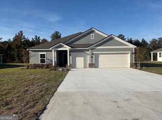 228 Park View Ln, Kingsland, GA 31548