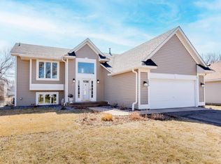2420 Homestead Ct N, Oakdale, MN 55128
