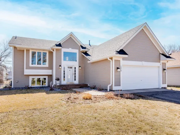 2420 Homestead Ct N, Oakdale, MN 55128