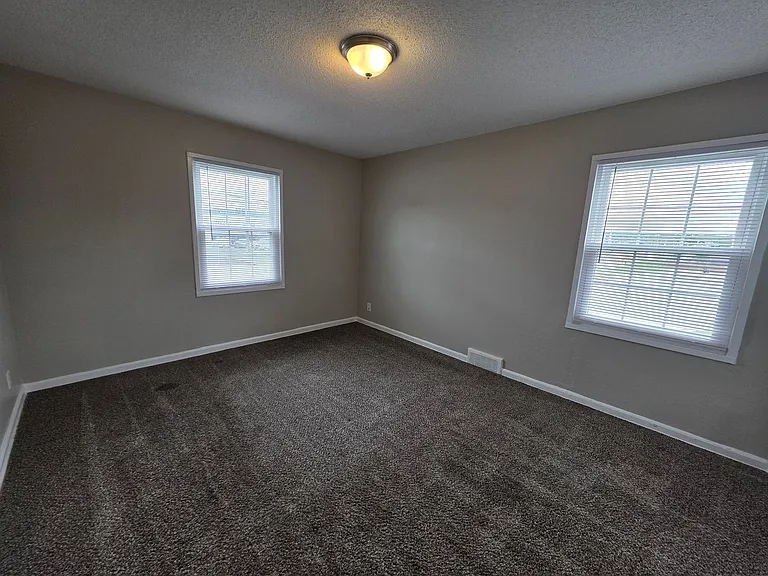 9500 Harrison St — Photo 10