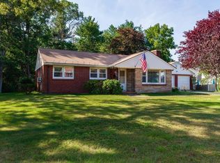 987 Crescent St, Brockton, MA 02302