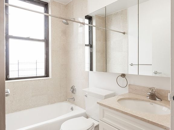 5th image of 201 E 87th St APT 25J