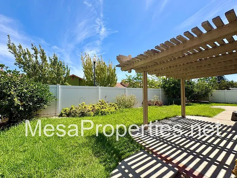 14095 Bancroft Ct — Photo 29