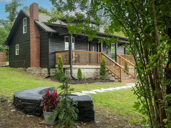 613 Bullock St, Columbia, TN 38401