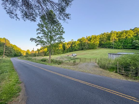 3rd image of Dugspur Rd #18