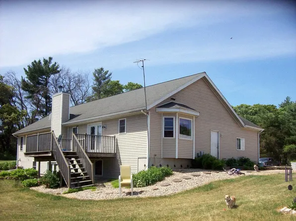 N6702 12th Road, Montello, WI 53949