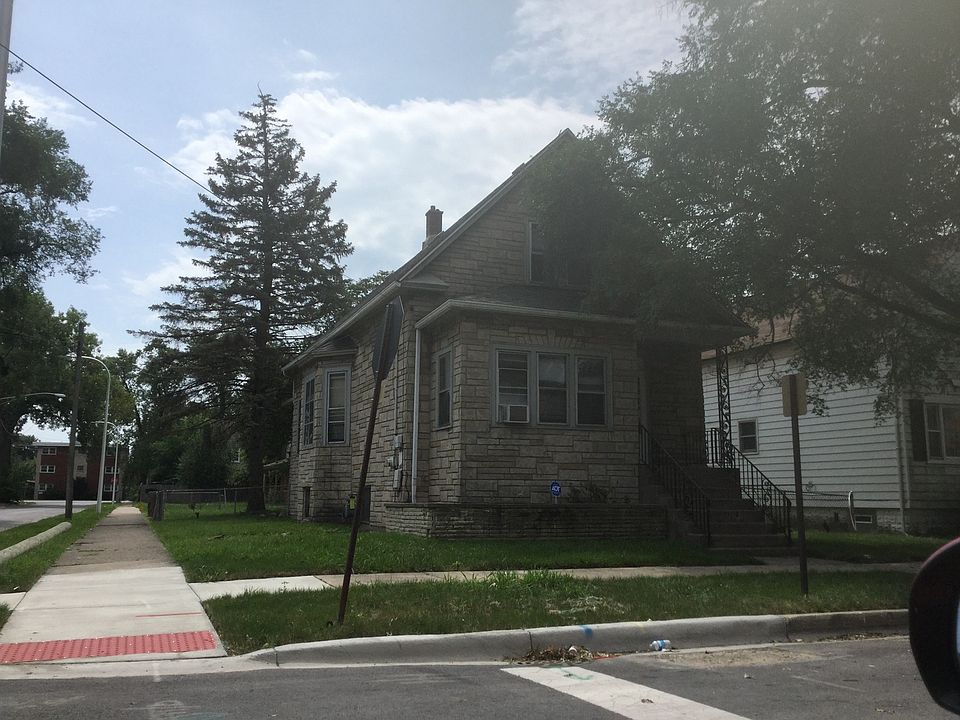 2nd image of 2 W 137th Pl