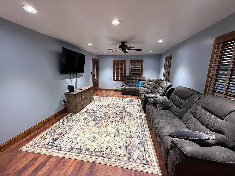 6805 Golden Ring Rd — Photo 11