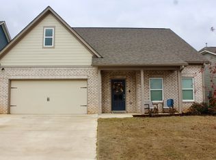 320 Camellia Ln, Pell City, AL 35128