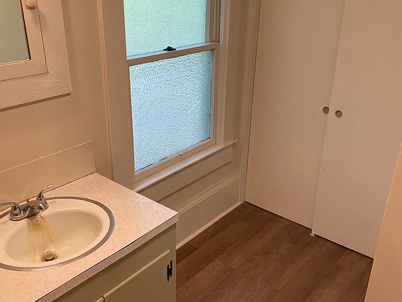4th image of 409 Boulevard #C