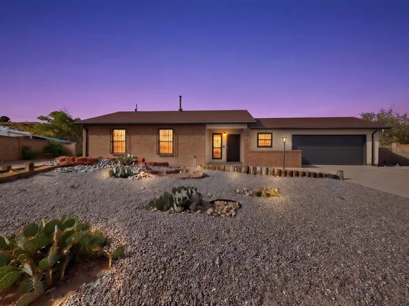 275 Moonstone Dr NE, Rio Rancho, NM 87124