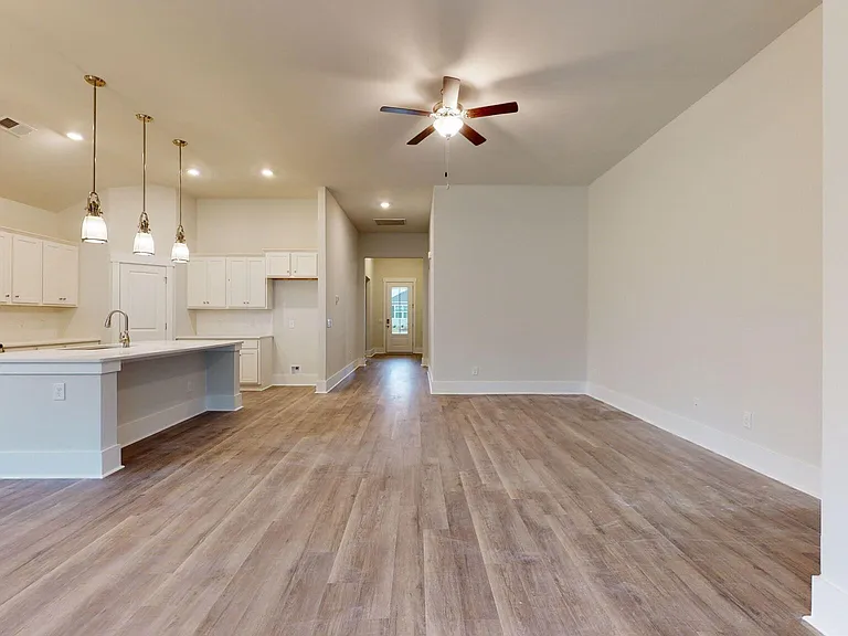 510 Edgewater Way — Photo 17