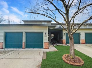 557 Oakbrook Cir, Flushing, MI 48433