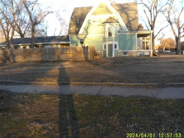 540 W Iron Ave, Salina, KS 67401