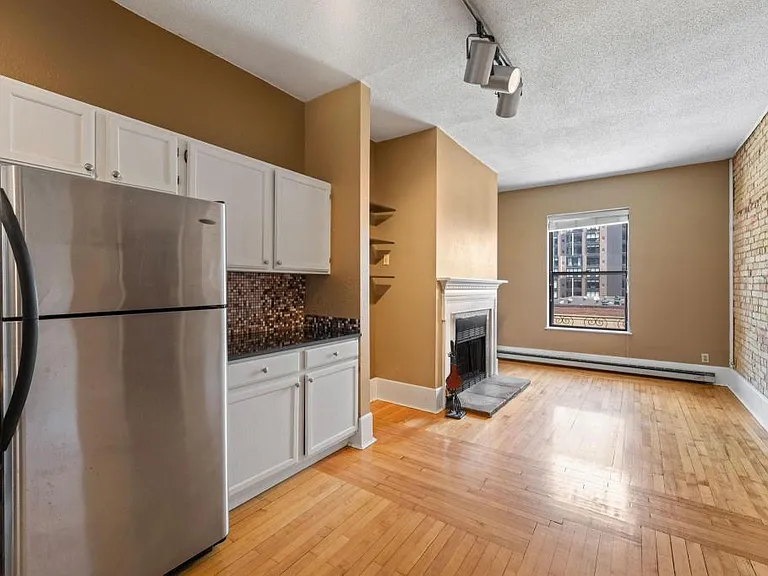 609 S 9th St #8 — Photo 8