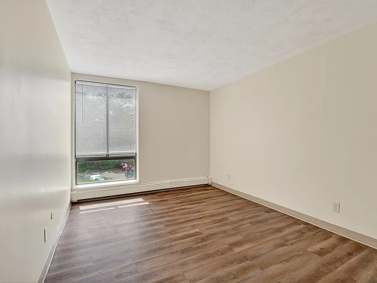Taurus Apartments — Photo 18