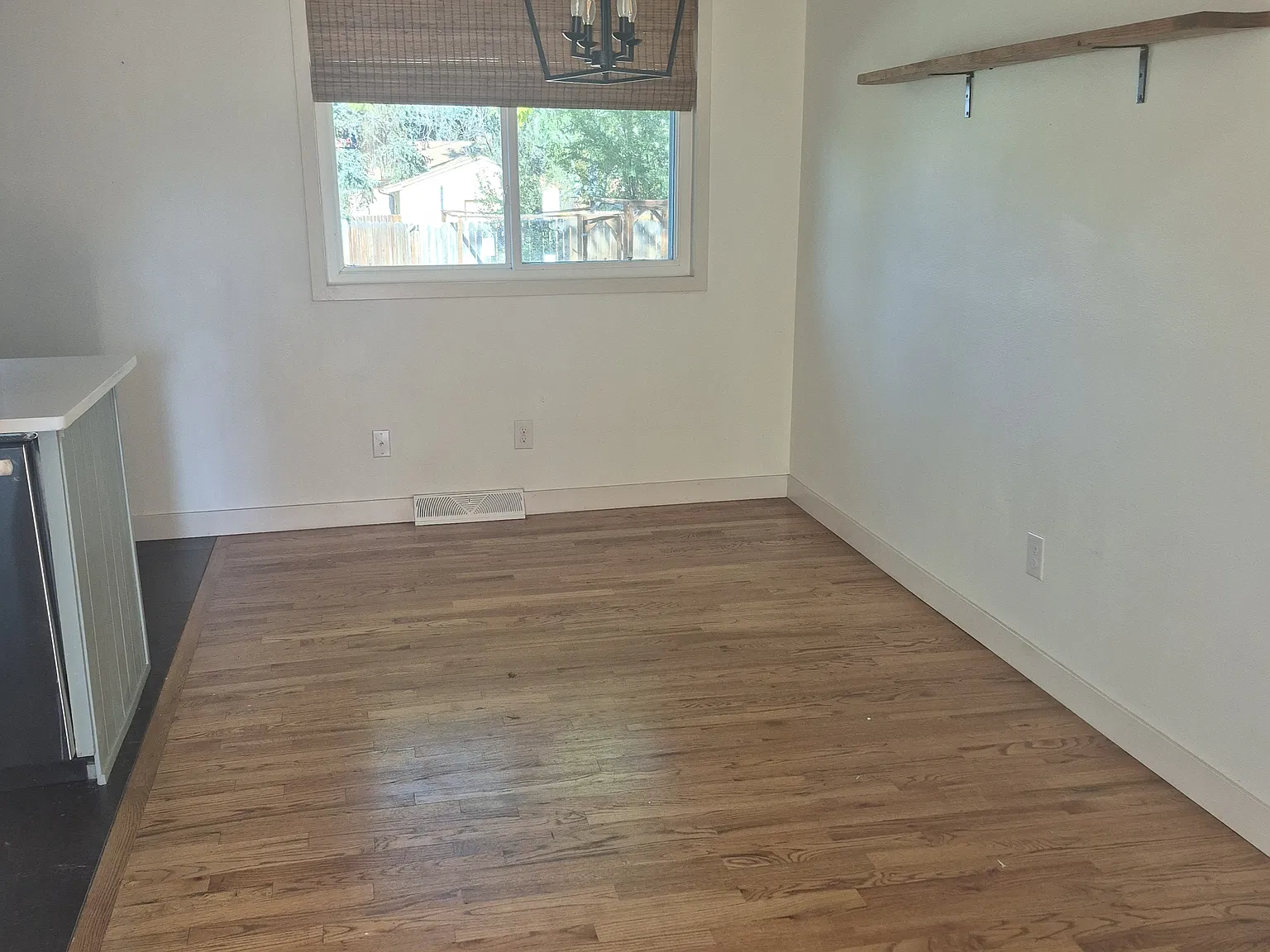 4 bed, 2562 sqft, $2,450 — Photo 2