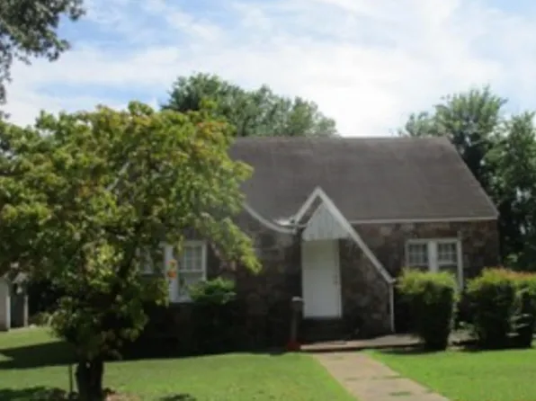 718 Bates St, Batesville, AR 72501