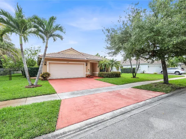 16204 SW 10th St, Pembroke Pines, FL 33027