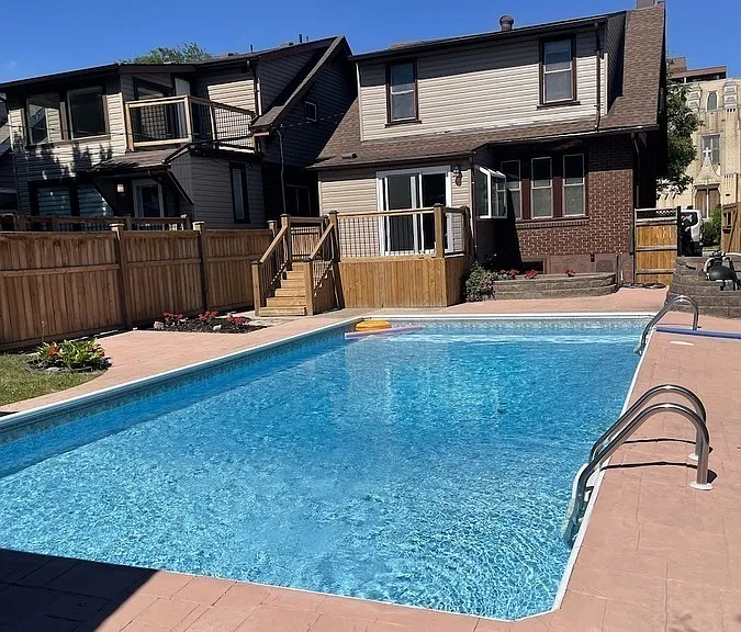 1677 Victoria Ave — Photo 40