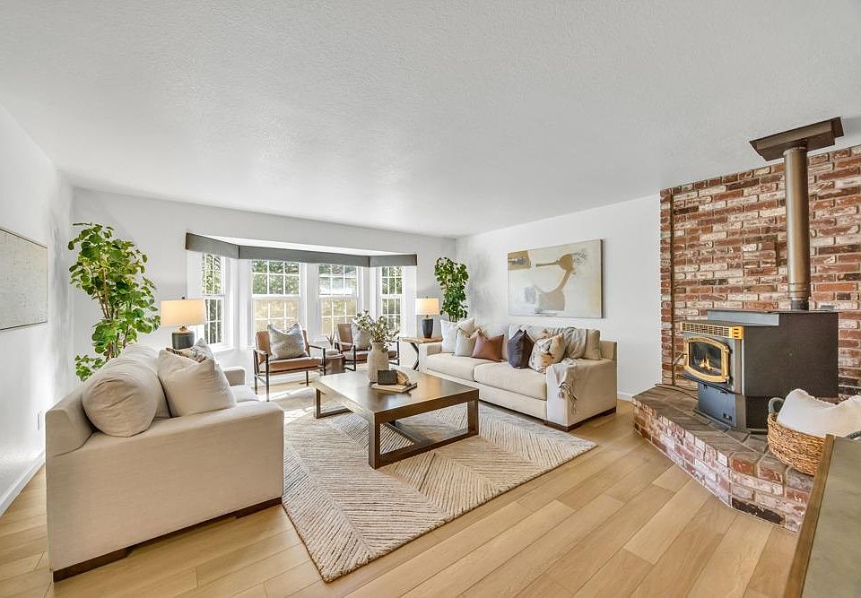 1st image of 2581 Knollwood Dr