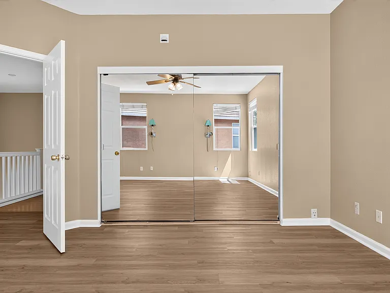 5230 Bay St — Photo 32