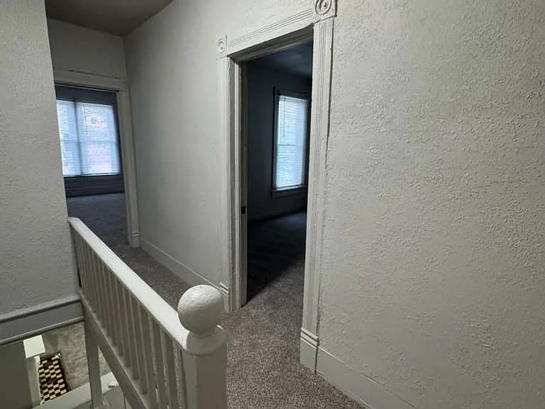 3427 Lexington Ave — Photo 28
