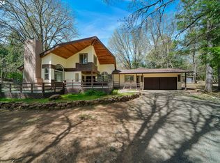 622 Draper Valley Rd, Selma, OR 97538