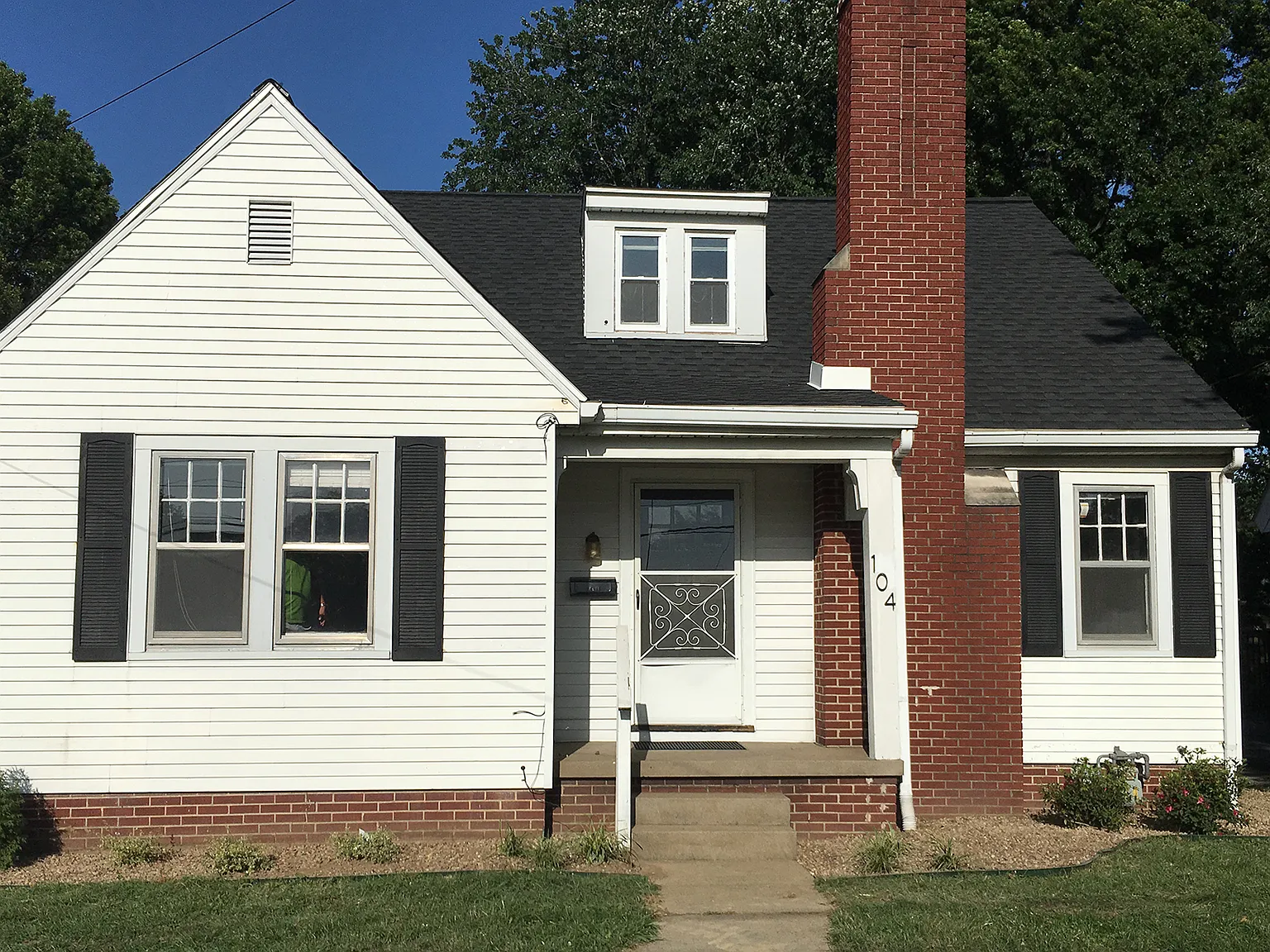 4 bed, 1393 sqft, $1,600 — Photo 1