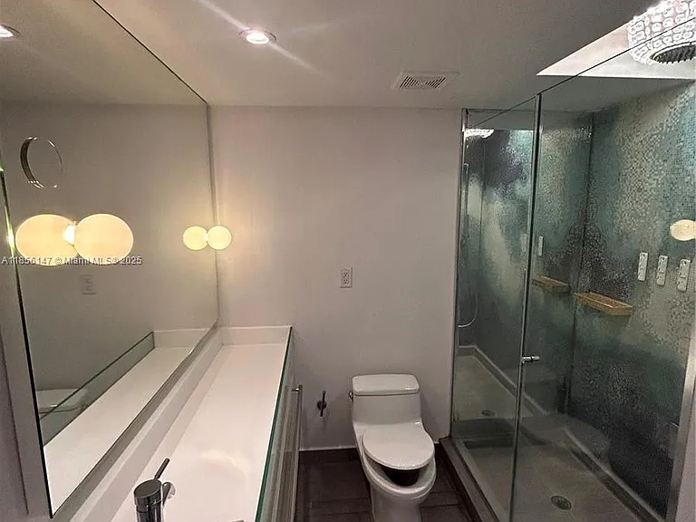 1100 West Ave #322 — Photo 9