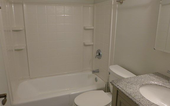 5th image of 4825 W 109th St
