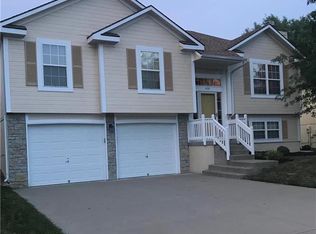 408 NW Orion Dr, Grain Valley, MO 64029