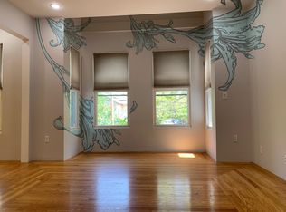 24 Edwards St #2L, New Haven, CT 06511