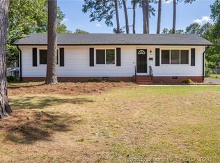 1813 Manteo St, Fayetteville, NC 28303