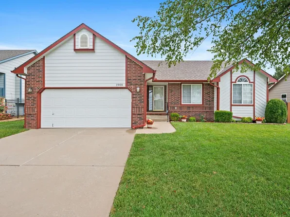 1900 E Glen Hills Dr, Derby, KS 67037