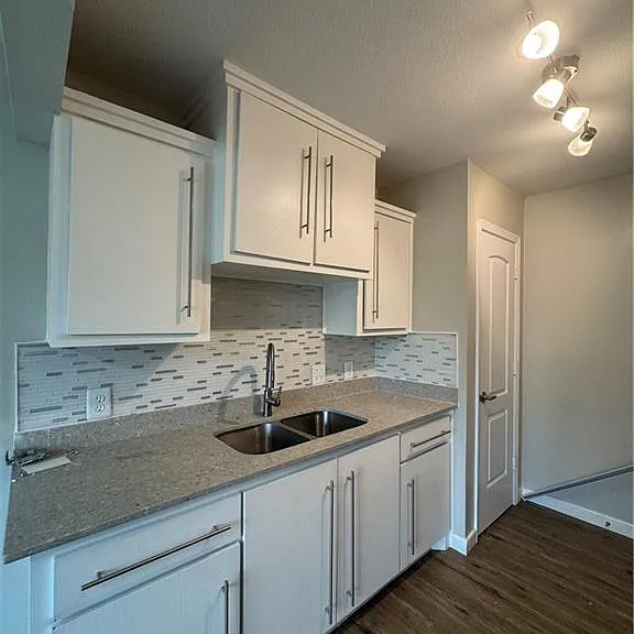 2201 S Jackson Rd #P5 — Photo 2
