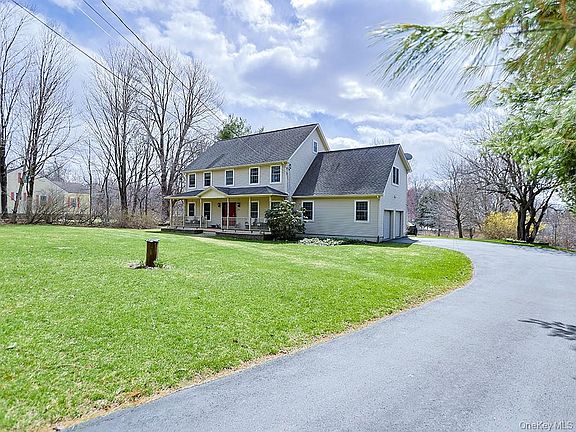 2nd image of 211 Colden Hill Road