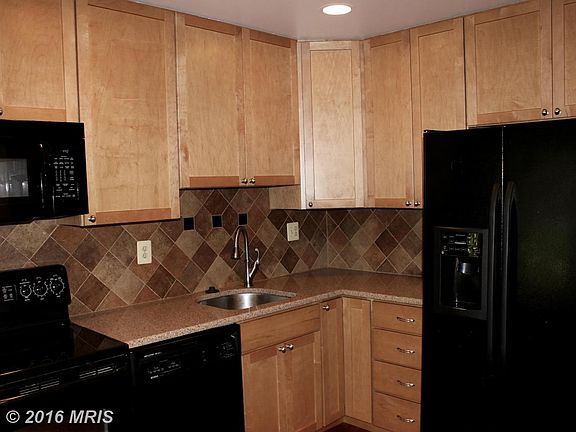 3rd image of 9851 Oakdale Woods Ct
