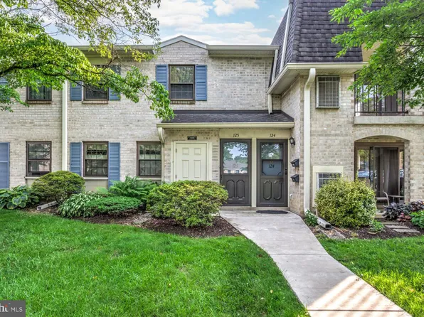 125 Valleybrook Dr, Lancaster, PA 17601