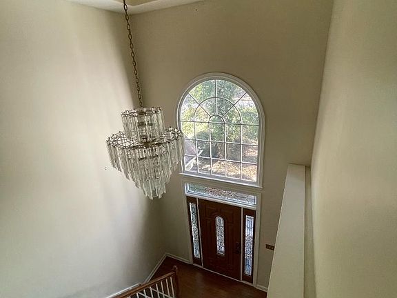 2 story foyer