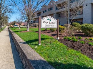 640 5th St APT 103, Oakmont, PA