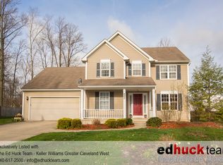 800 Hollyview Dr, Sheffield Lake, OH 44054