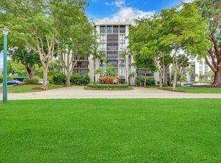 1841 Bridgewood Dr, Boca Raton, FL 33434