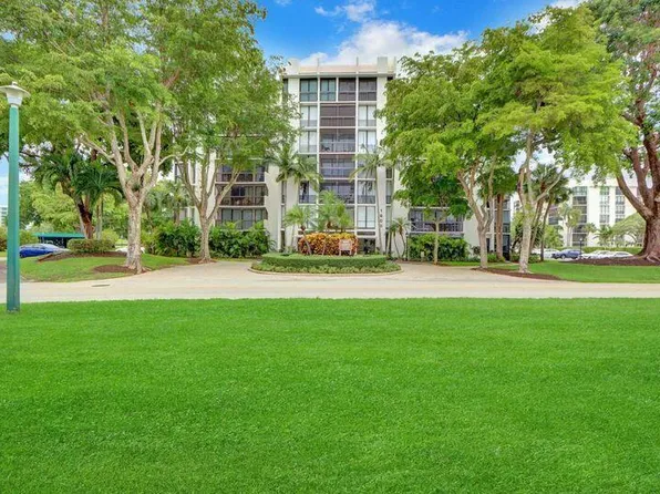 1841 Bridgewood Drive, Boca Raton, FL 33434